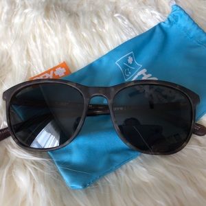 BNWOT Spy Cameo Sunglasses